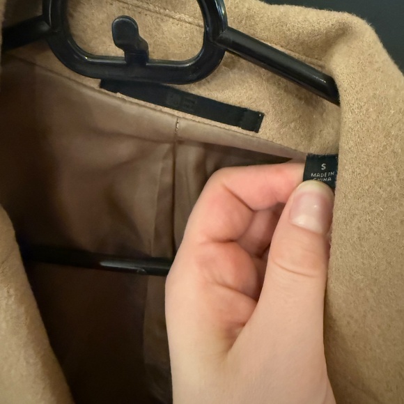 UNIQLO Tan Winter Coat - Picture 5 of 5